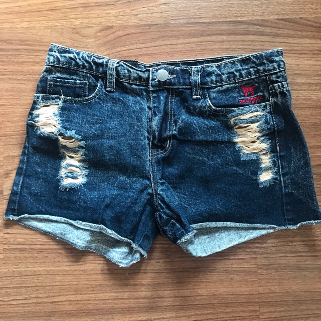 กางเกงยีนส์ขาสั้น muunique