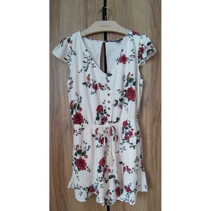 American Eagle จั๊มสูท ลายดอก ไซส์ S จาก shop 1,700 ส่งต่อเพียง 100 บาท