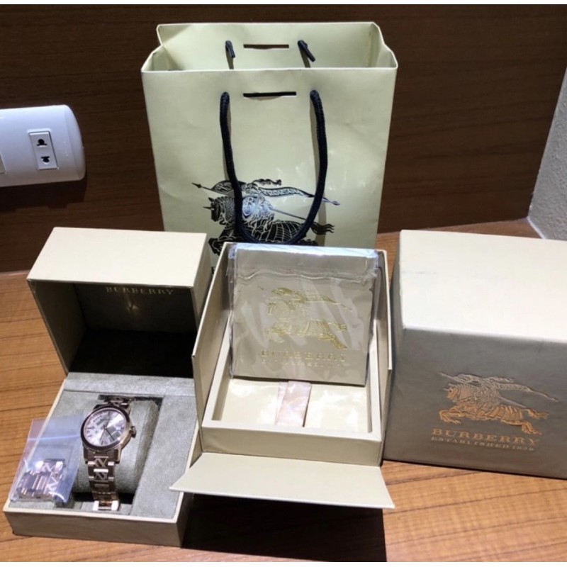 นาฬิกาBurberryผู้หญิง