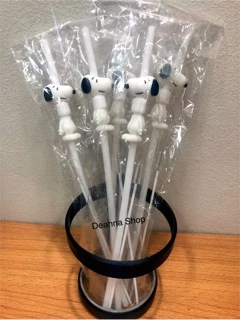 หลอดดูดน้ำลายการ์ตูน สามารถใช้กับแก้วขนาด 20 ถึง 40 ออนซ์ ได้เลยคะ ล้างทำความสะอาดง่ายมากๆ แถมแปรงล้างในตัว