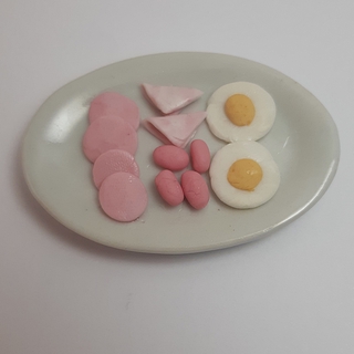 ของจิ๋ว อาหารจิ๋ว ของสะสม ของน่ารัก ของเล่น อาหารจำลอง ชุดอาหารเช้า ไส้กรอก โบโลน่า แฮม ไข่ดาว บ้านตุ๊กตา ของประดับ