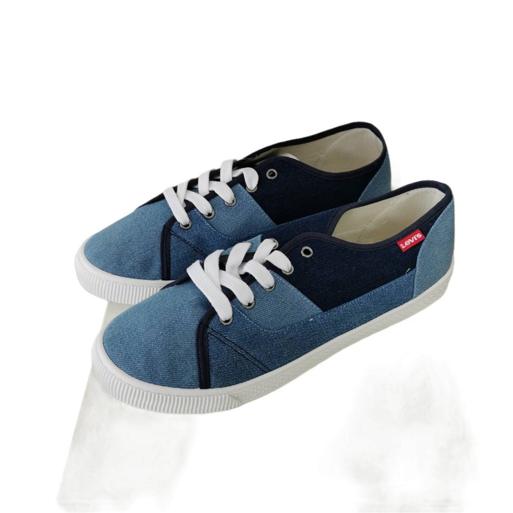 รองเท้าผ้าใบลีวายส์ Levi’s Sneakers ผ้ายีนส์สุดเท่ห์ สียีนส์และสีกรมท่า ของแท้