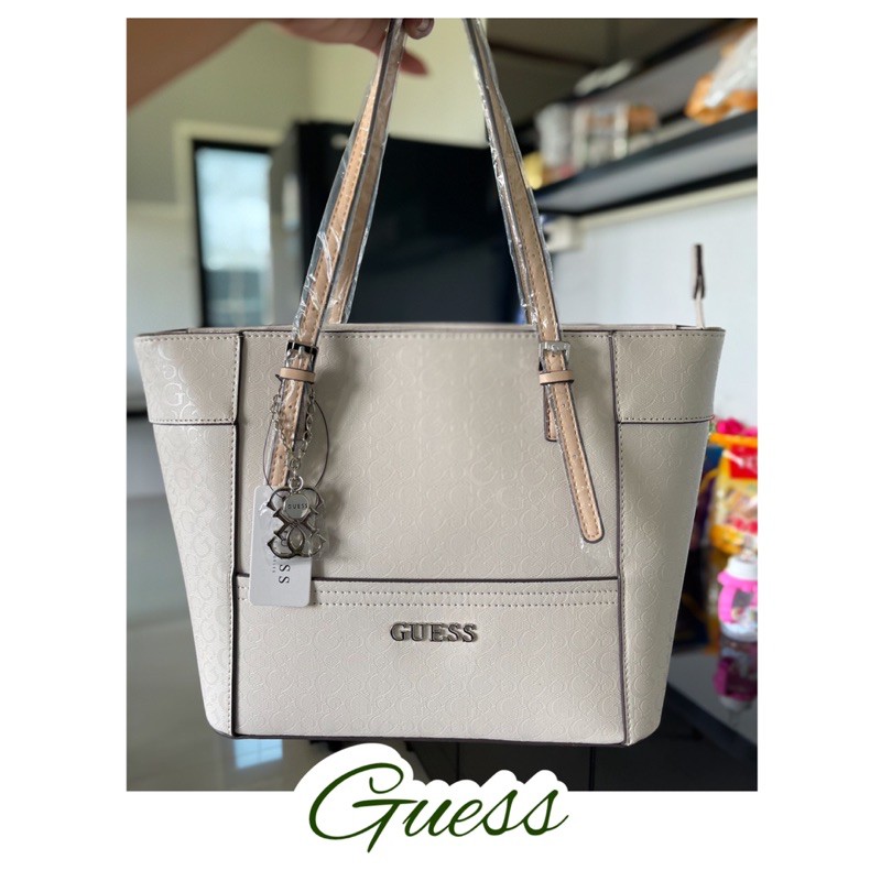 กระเป๋าGuess ทรงโท้ทใบใหญ่ Tote bagกระเป๋าผู้หญิง เก็บโค้ดส่วนลดค่าส่งฟรี