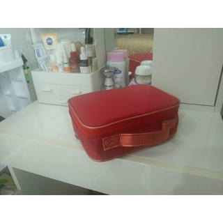 กระเป๋าเก็บเครื่องสำอางค์ สีแดง ขนาด 16.5 × 22 × 7 ซม.(ลอรีอัล) DEX RED COSMETIC BAG