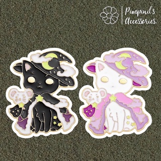 ʕ •ᴥ•ʔ ✿ พร้อมส่ง : เข็มกลัดเซ็ทแม่มดแมวดำและแมวขาว | Black &amp; White Cat Wizard Enamel Brooch Pin Set.