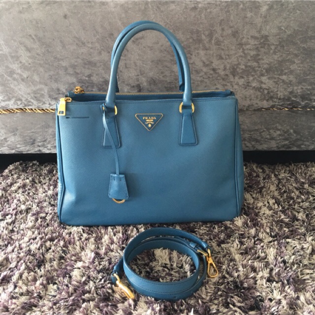 prada saffiano 35