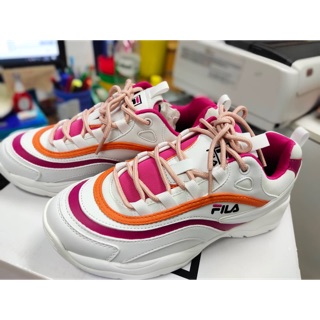 FILA แท้ 1000000% ส่งต่อ 1200 บาทเท่านั้น