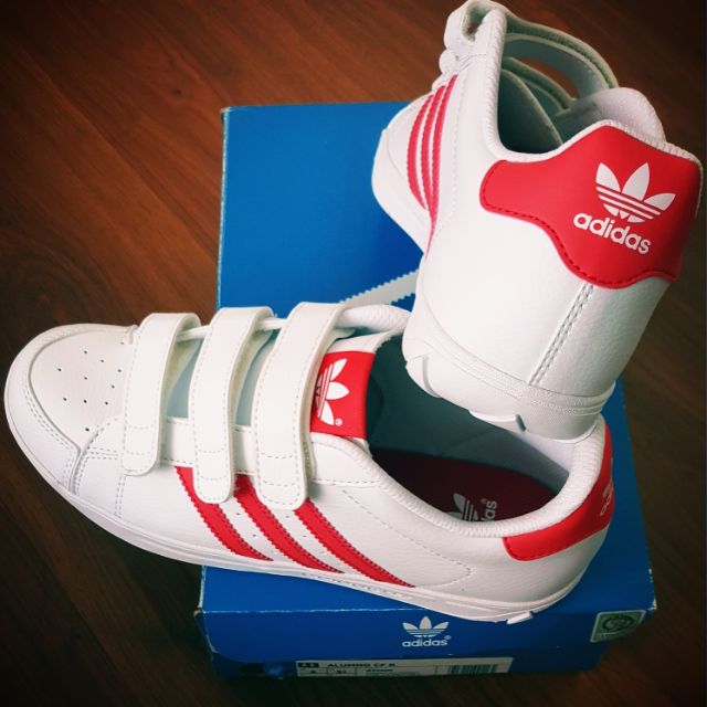 Adidas alumni size US 6