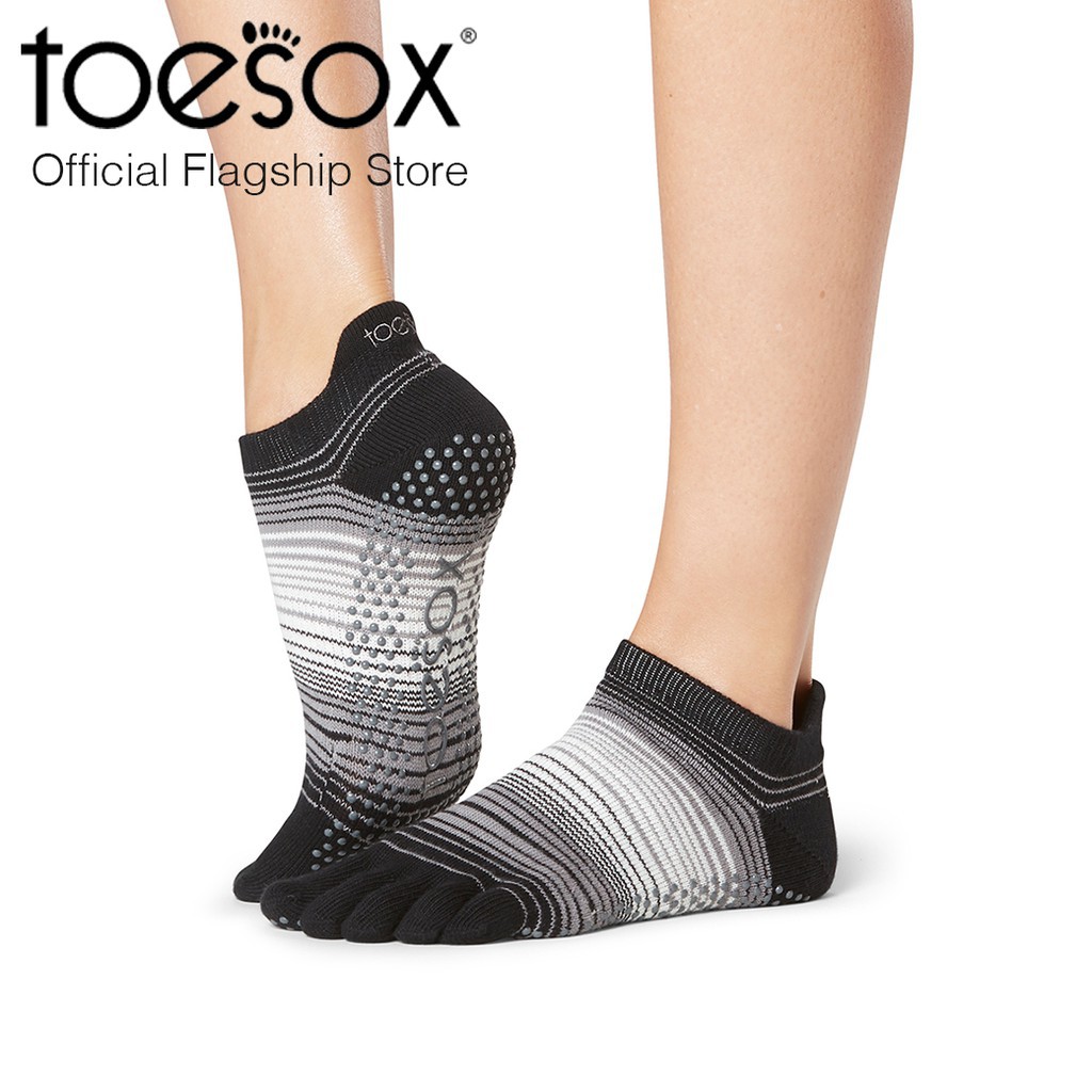 ToeSox โทซอคส์ ถุงเท้ากันลื่น ปิดนิ้วเท้า รุ่น Low Rise