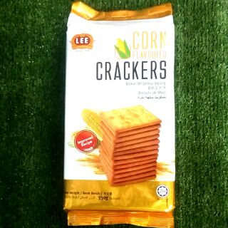 Crackers รสข้าวโพด 1 ห่อ 330 กรัม