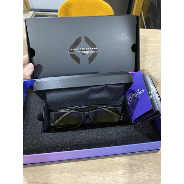 แว่น Ophtus ออฟตัส แว่นตาเกมเมอร์ รุ่น Zero Ambur (สีเหลือง) แว่นตากรองแสงสีฟ้าจากมือถือ หรือ คอมพิว