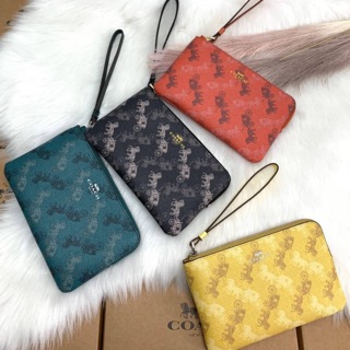 New arrival !! COACH 88083 CORRNER ZIP WRISTLET WITH HORSE AND CARRIAGE PRINT