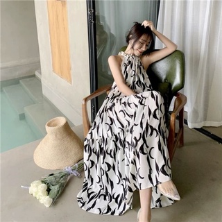 Maxi dress เดรสผ้าพิมพ์ลายกราฟฟิกมาในสีโทนขาว-ดำ