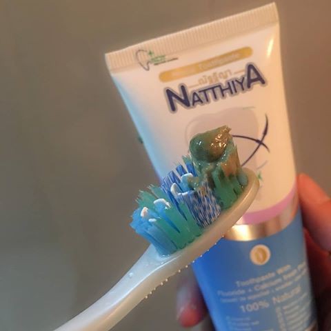 ของแท้100% ยาสีฟันณัฐฐิญา (Natthiya) รักษาสุขภาพฟันและเหงือก 50g (แบบหลอด)