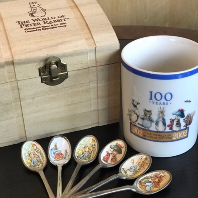 Peter Rabbit Ceramic Giftset แก้วกาแฟ ชุดช้อนขนม 6 ชิ้น กล่องไม้