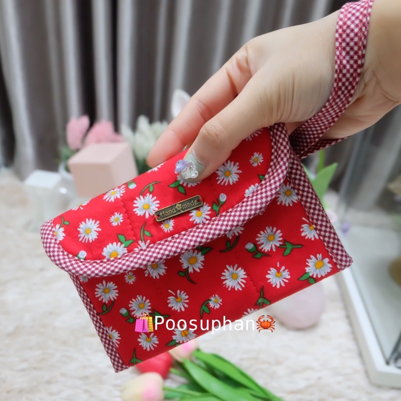 กระเป๋าสตางค์ 3 ช่องขนาด 4*5.5นิ้ว มีสายคล้องแขน