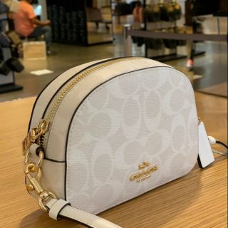 🎀 (สด-ผ่อน) ครอสบอดี้ สีขาว ทรงครึ่งวงกลม Coach 2628 MINI SERENA CROSSBODY IN SIGNATURE CANVAS