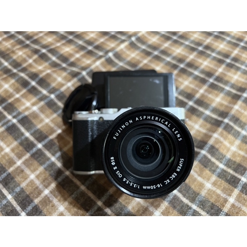 ถูกมาก !! กล้อง FUJI X-A2 สีดำ พร้อมเลนส์ 16-50mm มือสอง ไม่มีกล่อง สภาพใช้งาน
