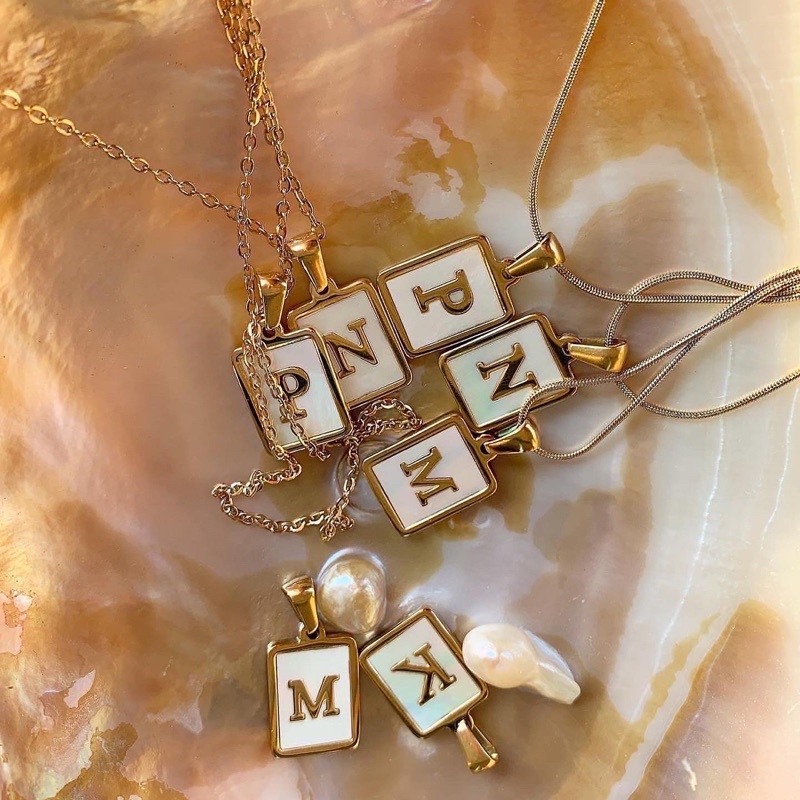 (สั่งในไลฟ์สด🔥ลด50%)✨ส่งฟรี✨alphabet necklace gold