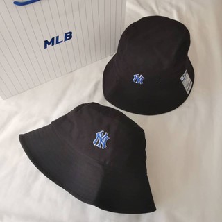 MLB pride tag bucket hat  หมวกปีกสีดำ 🖤🖤 โลโก้น้ำเงิน tag ด้านหลังหมวก Size : 57cm. / 59cm. #mlb #หมวกmlb #หมวกbuckethat