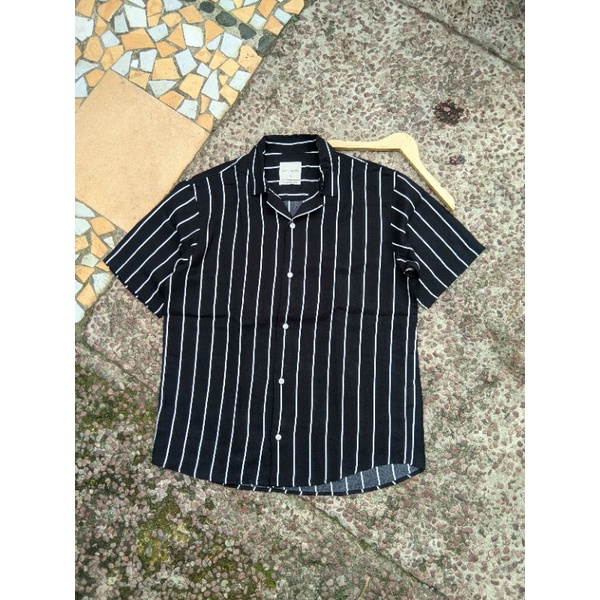 Tbj Nearby เสื้อคอปกเปิด
