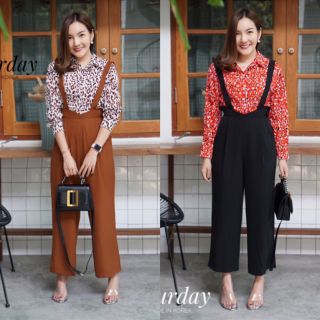 ชุดเซทset เสื้อเชิ๊คคอปกลายเสือ มาพร้อมเอี๊ยมกก.ขายาว ผ้าดีทิ้งตัวสวยค่า