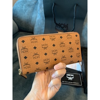 แท้💯👜 MCM ZIP AROUND WALLET IN VISETOS กระเป๋าสตางค์ (factory outlet)