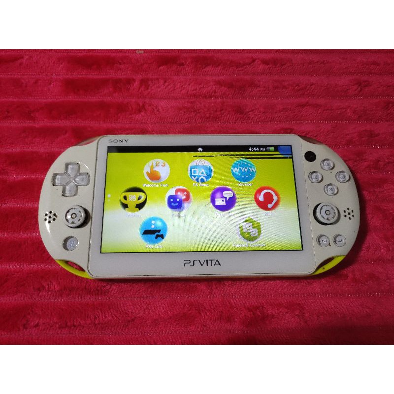 เครื่องเกมส์ PSvita รุ่น 2000 งานอะไหล่นะครับ