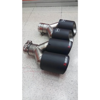 ปลายท่อชุดคู่ซ้ายขวา AKRAPOVIC แบบหัวหุ้มและแบบเปิดหัวหุ้มไฟล์เบอร์คาร์บอนเคฟล่าแท้ AKRAPOVIC ขนาดของคอสวม 2.5 นิ้ว