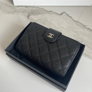 CHANEL WALLET CAVEAR        เป็นกระเป๋าสตางค์รุ่นคลาสสิคและฮิตมากๆ💛