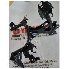 เหล็กยึดไฟหน้า r3 1wd-f8356-00 สินค้าใหม่เบิกศนูย์
