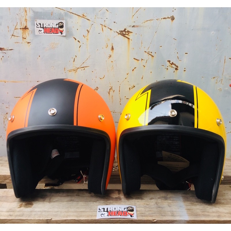 🛵 หมวกกันน็อควินเทจ ลาย Thunder