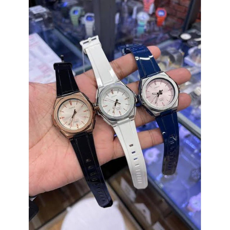 CASIO นาฬิกาข้อมือผู้หญิง รุ่น LWA-300H,LWA-300HB,LWA-300HRG ของแท้ รับประกันสินค้า 1 ปี - รูปที่ 2