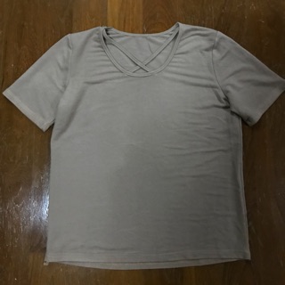 NEW เสื้อยืด แต่งสายไข้วคอค่ะ ซื้อมาเก็บจ้าาาา