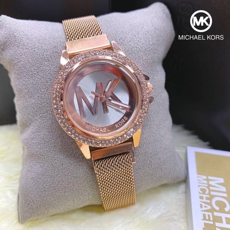 นาฬิกาข้อมือผู้หญิง ใหม่ล่าสุด สายแม่เหล็ก ใส่ง่าย