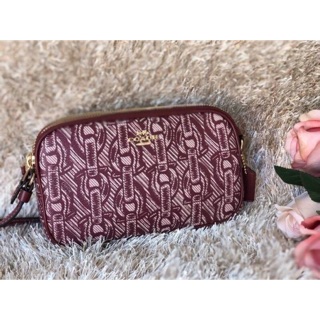 พร้อมส่งค่ะะ ราคา 2,890 บาท  CROSSBODY POUCH WITH CHAIN PRINT (COACH F40112) CLARET/LIGHT GOLD