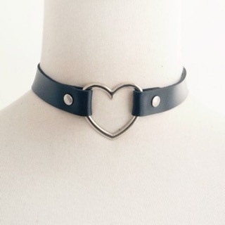 Choker รูปหัวใจ สายหนัง