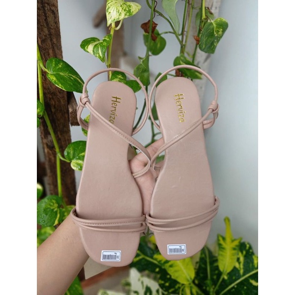 Kola / FLAT SANDALS / รองเท้าแตะผ่อนคลาย / รองเท้าแตะ