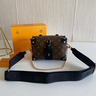 กระเป๋า LOUIS VUITTON  PETITE MALLE SOUPL ลาย Monogram