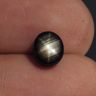 พลอย สตาร์ แซฟไฟร์ ธรรมชาติ ดิบ แท้ ( Unheated Natural Black Star Sapphire ) หนัก 2.67 กะรัต