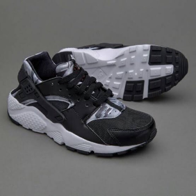 Nike Huarache Run Print ของแท้ size 6uk (เบอร์39) 24.5 ซม