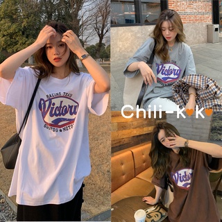 Chili_k❤️k❤️เสื้อยืดสาวอวบแฟชั่น เสื้อผ้าวินเทจ เสื้อโอเวอร์ไซส์ผู้หญิง เสื้อยืดตัวใหญ่สไตล์เกาหลีน่ารัก ใส่สบาย 2305