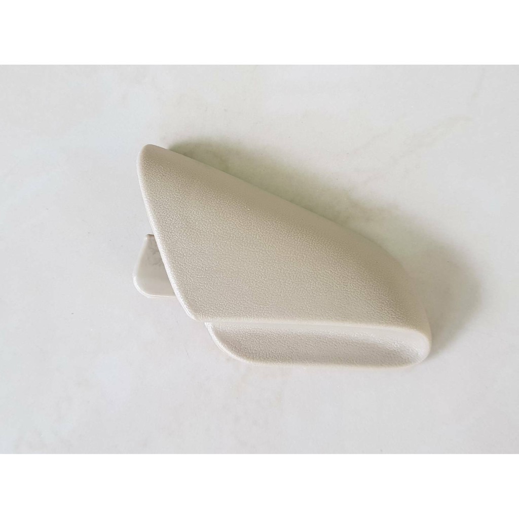 ตัวปรับเบาะ TOYOTA VIGO 2.5,3.0 สีครีม ข้างRH(ขวา) อันละ 75 บาท