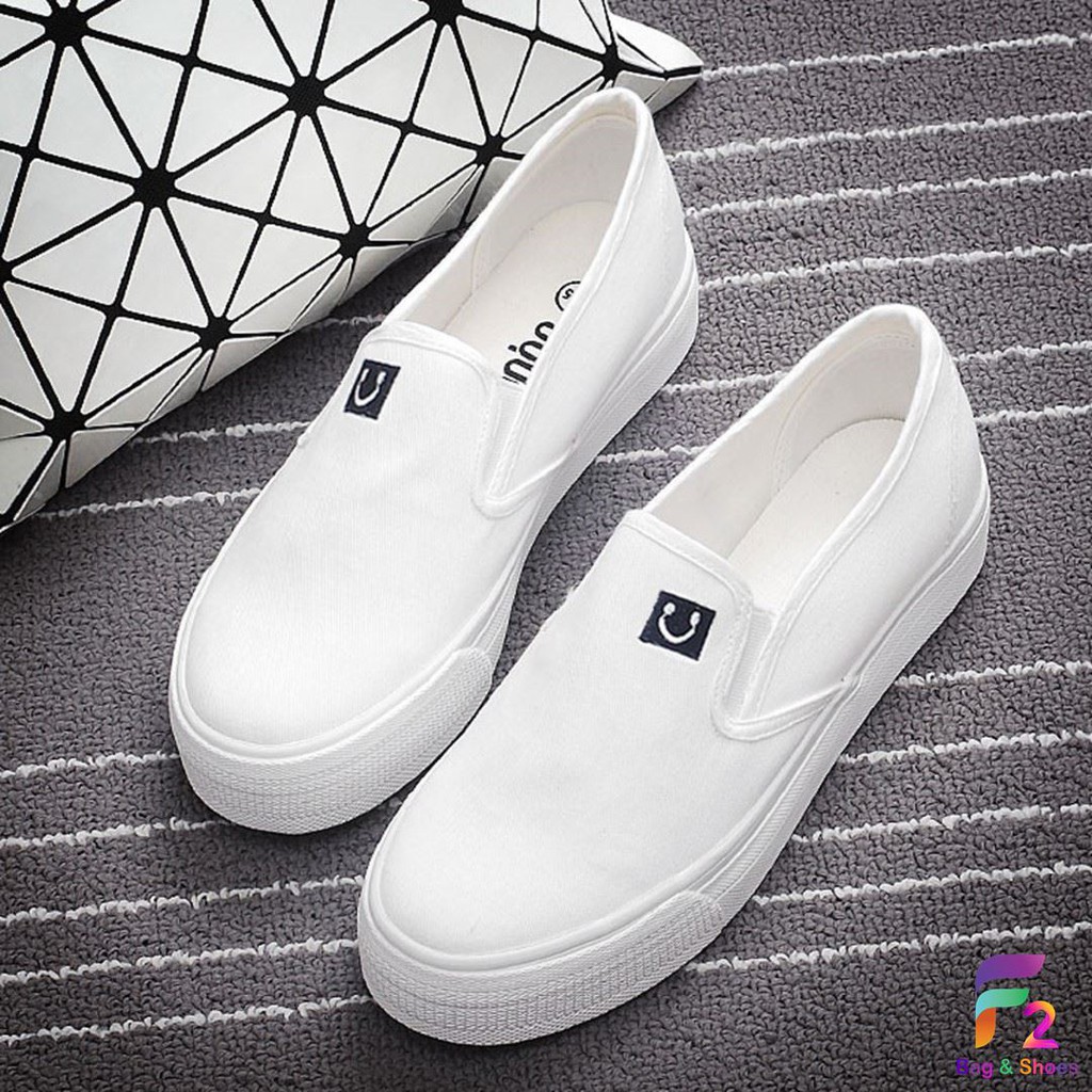 🚨F2 พร้อมส่ง🚨 รองเท้าผ้าใบ ลายหน้ายิ้ม ทรงสลิปออน 2 สี เบอร์ 35-40
