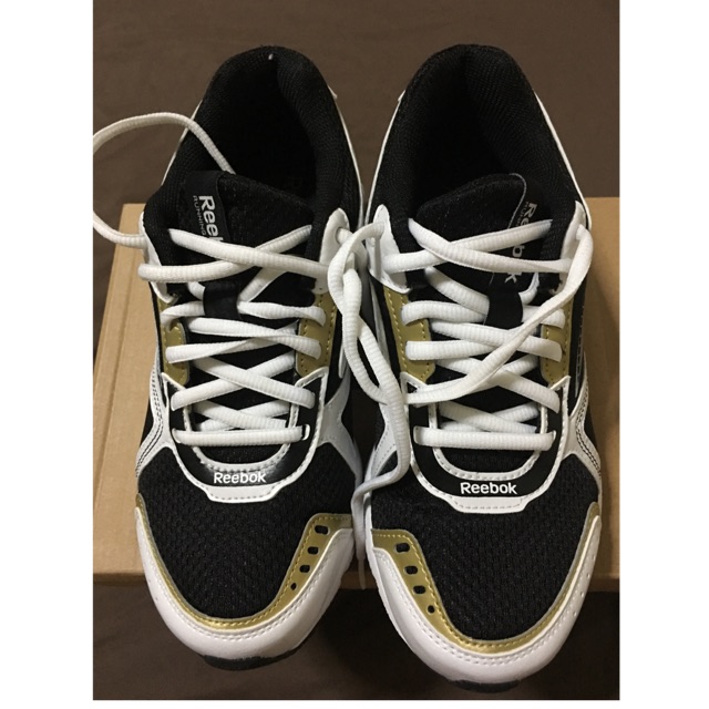 Reebok Running size 37 authentic 100% ซื้อมา 3,600 บาท