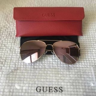 แว่นกันแดดกันยูวี GUESS