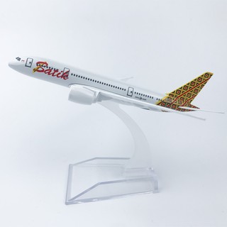 [16cm] โมเดลเครื่องบิน Batik 787 (Aircraft Metal Model) วัสดุทำจากเหล็ก มีล้อ พร้อมฐาน ของเล่น ของสะสม เสริมฮวงจุ้ย