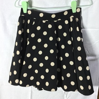 กระโปรงลายจุด polka dot