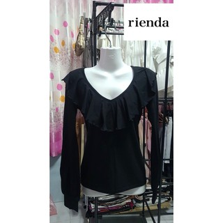 เสื้อสีดำแขนยาวแต่งระบาย ป้าย rienda