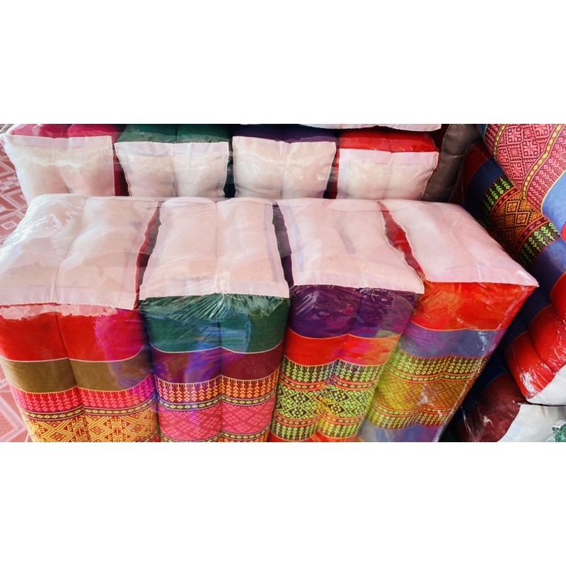 หมอนขิดยัดหนุนหมอนกาฬสินธุ์สีสันสดใส่ราคาถูกใบใหญ่หน้าขาววว ทั้ง4ใบขนาด17*35*14